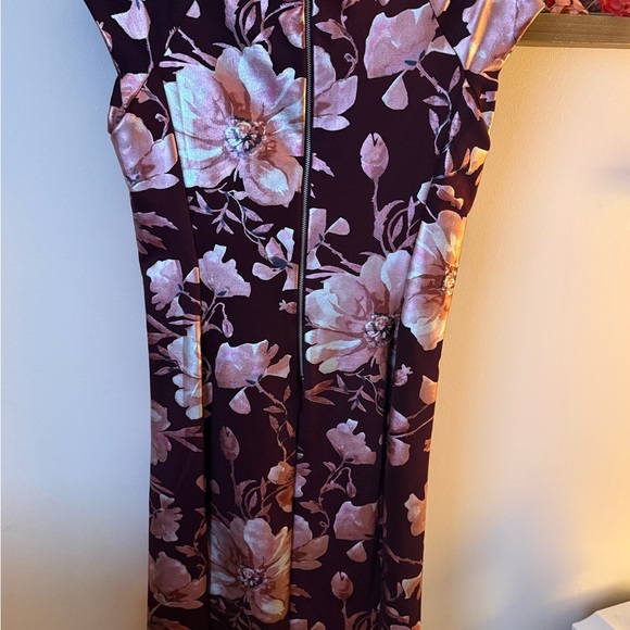 Floral Print Cap Sleeve Midi Dress in Purple with Pink Blooms - Picture 5 of 5